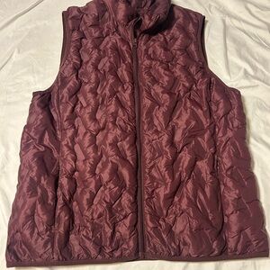 Tangerine Women's Sleeveless Winter Jacket Vest Size XL Quilted Puffer Burgundy